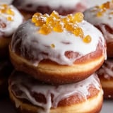 Puszyste pączki z nadzieniem.
