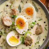 W misce sa sausages, eggs, herbs i greens.